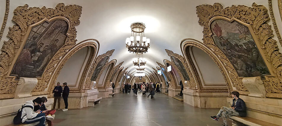 Moscow metro Tour and Stalin-Period Skyscrapers